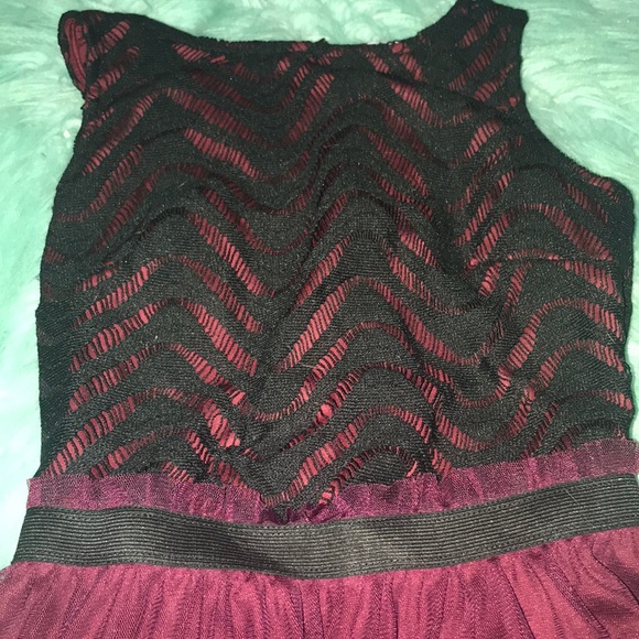 Maroon and black homecoming dress - Picture 4 of 4